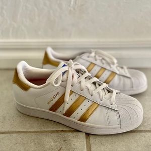 White/gold Adidas Superstar Shoes
